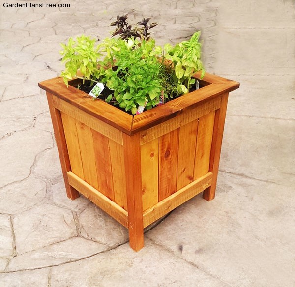 DIY Cedar Planter Box | Free Garden Plans - How to build ...