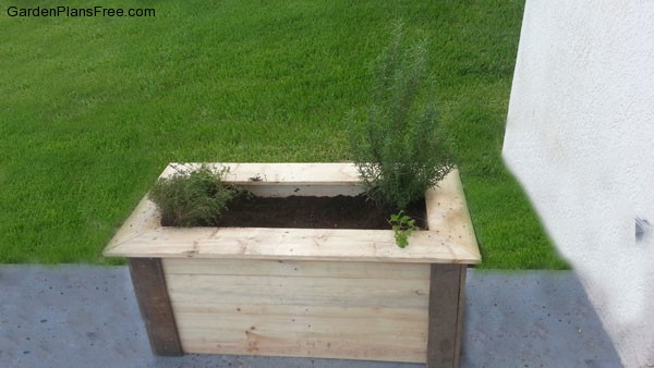 DIY-large-planter-box